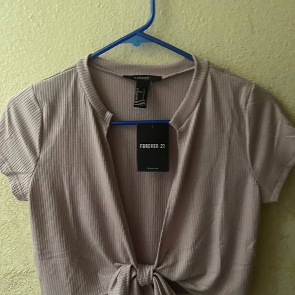 Crop top - Picture 2 of 8